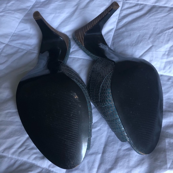 Shoes - Picture 2 of 3